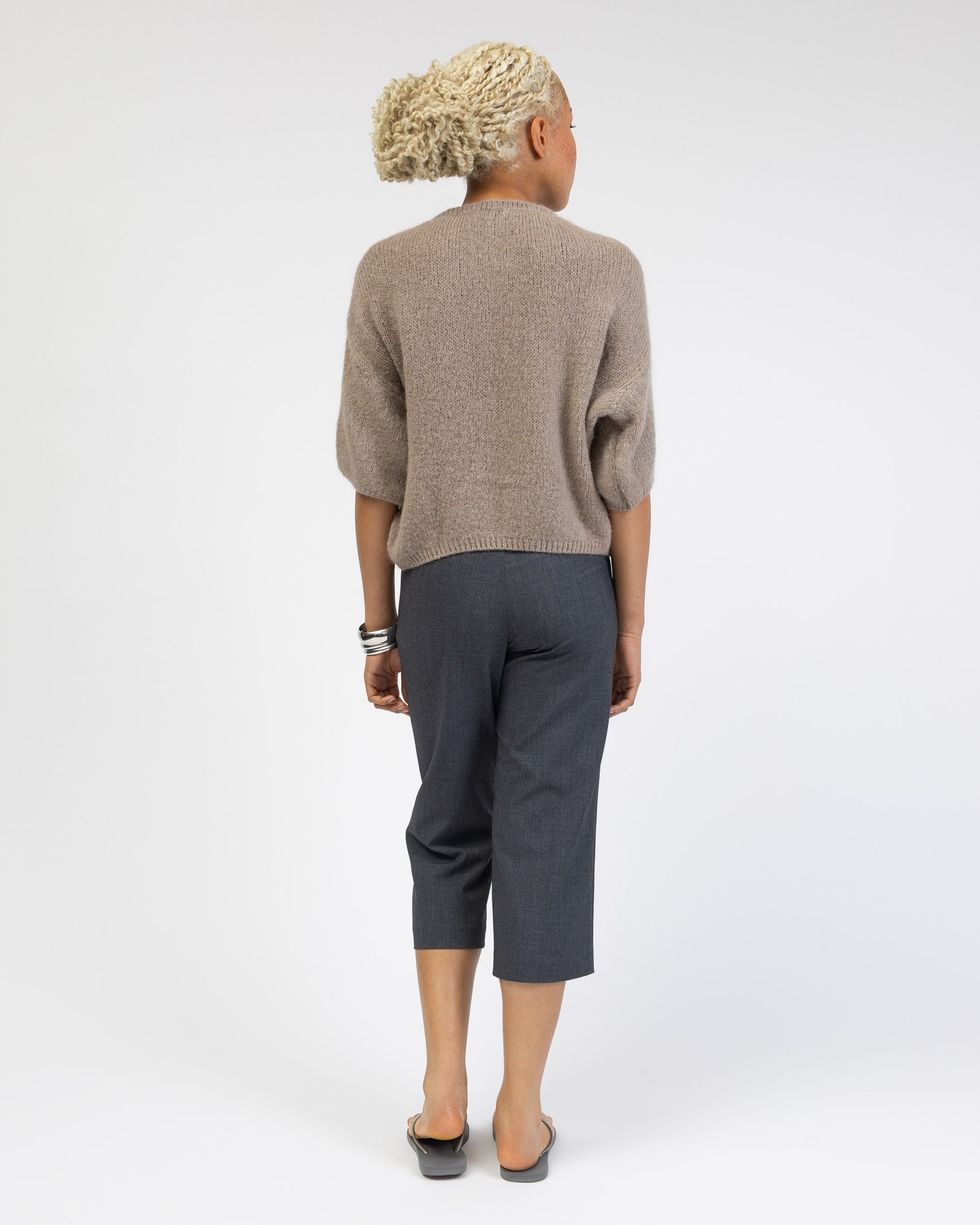 Strickjacke mit kurzen Ärmeln