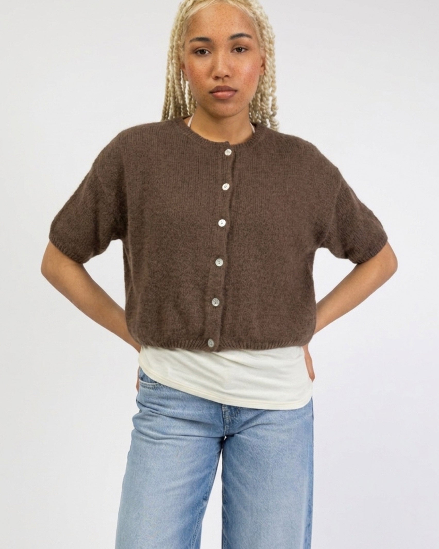 Strickjacke mit kurzen Ärmeln
