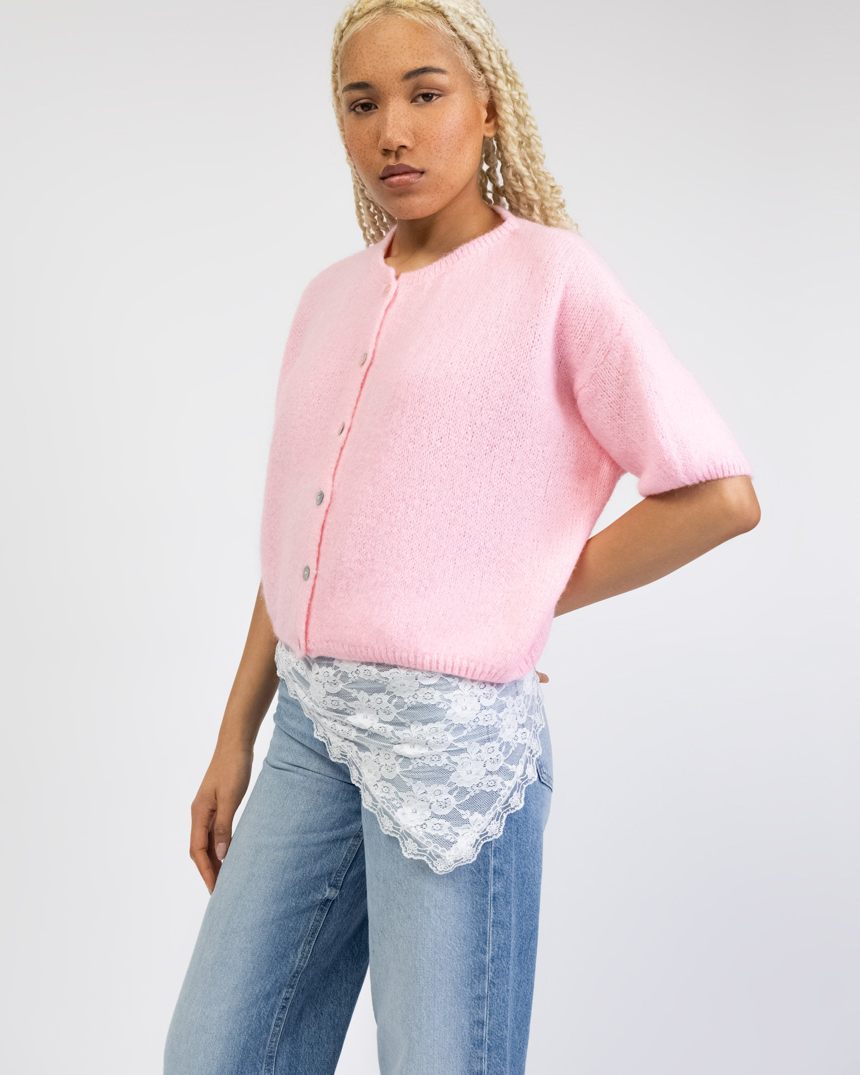 Strickjacke mit kurzen Ärmeln