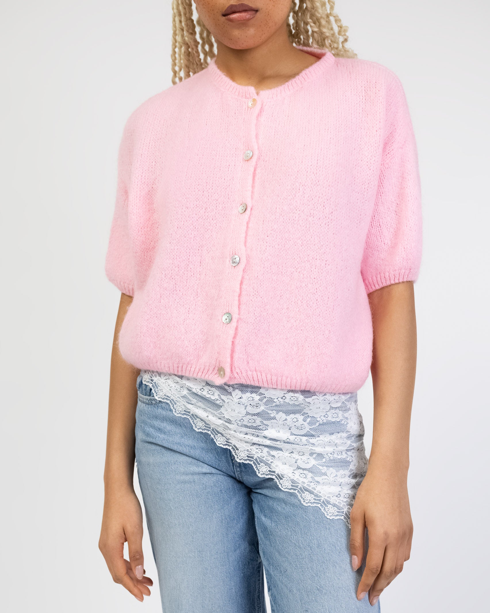 Strickjacke mit kurzen Ärmeln