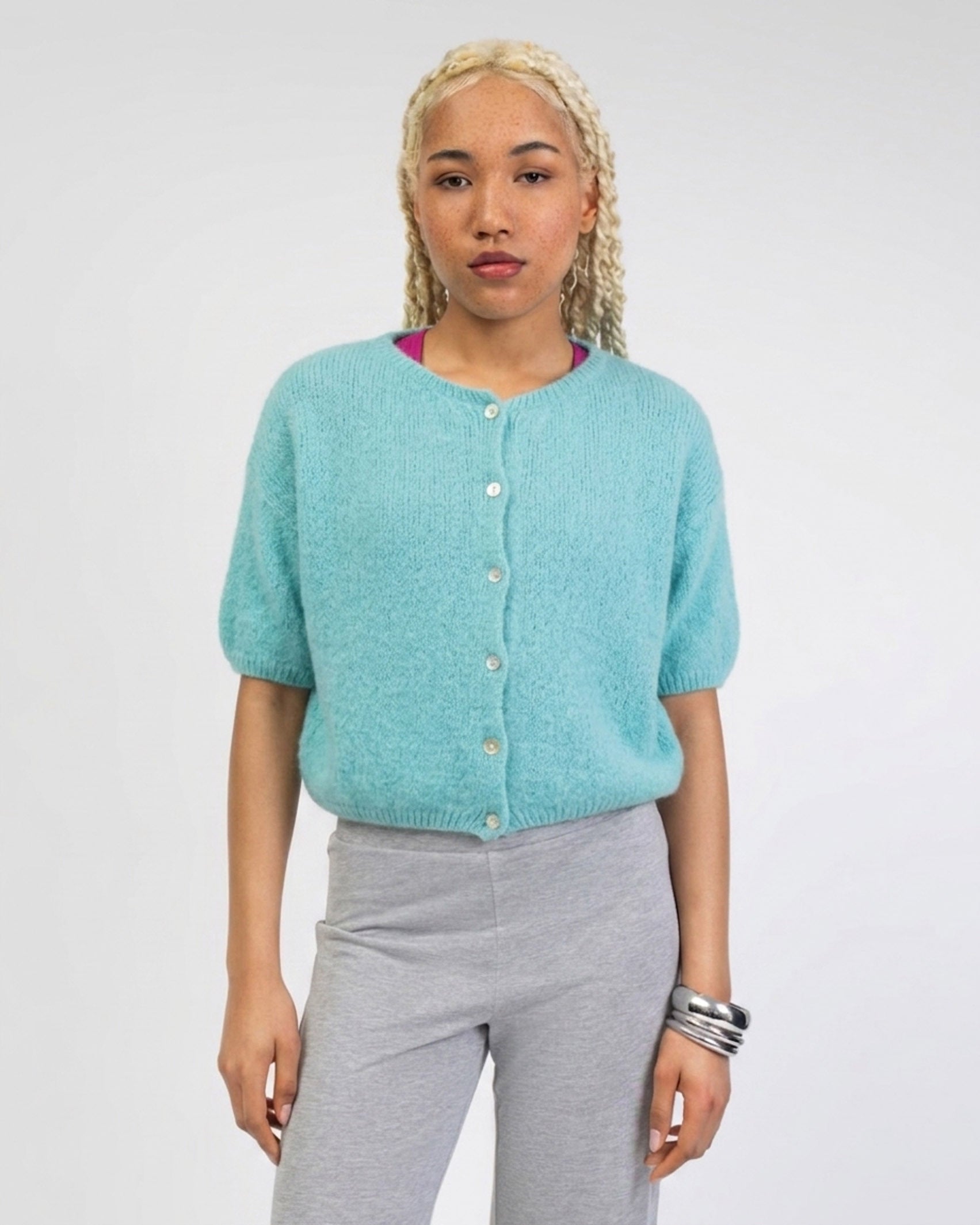 Strickjacke mit kurzen Ärmeln