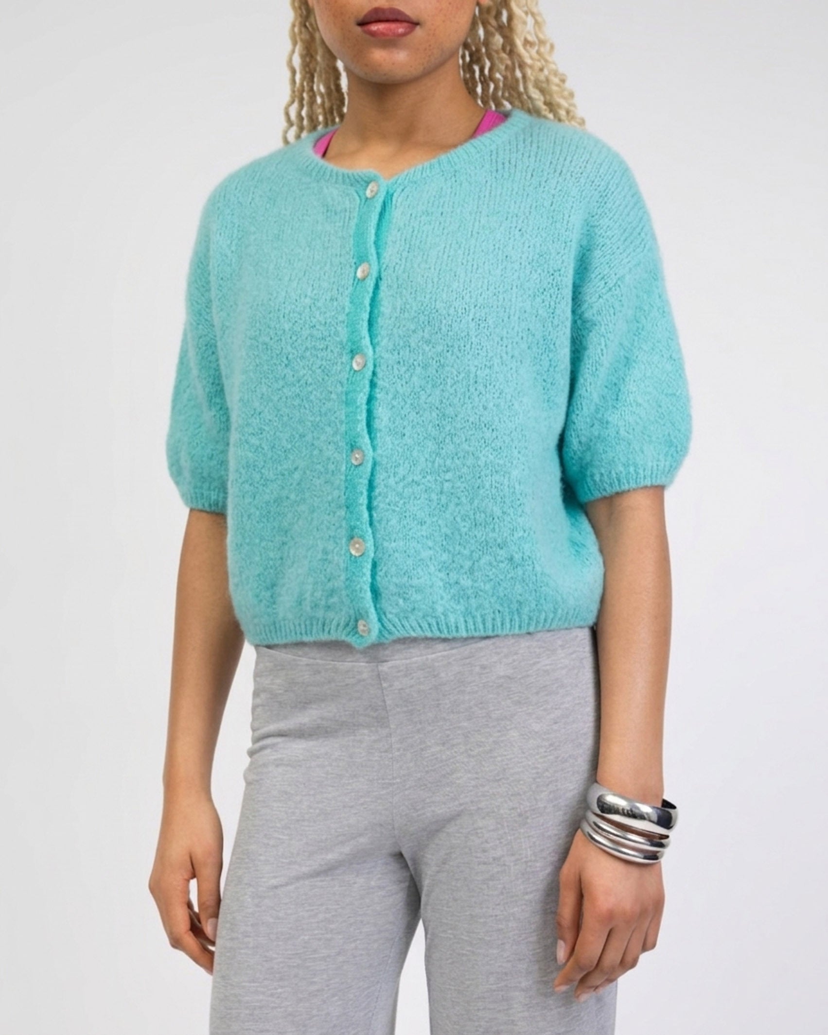 Strickjacke mit kurzen Ärmeln