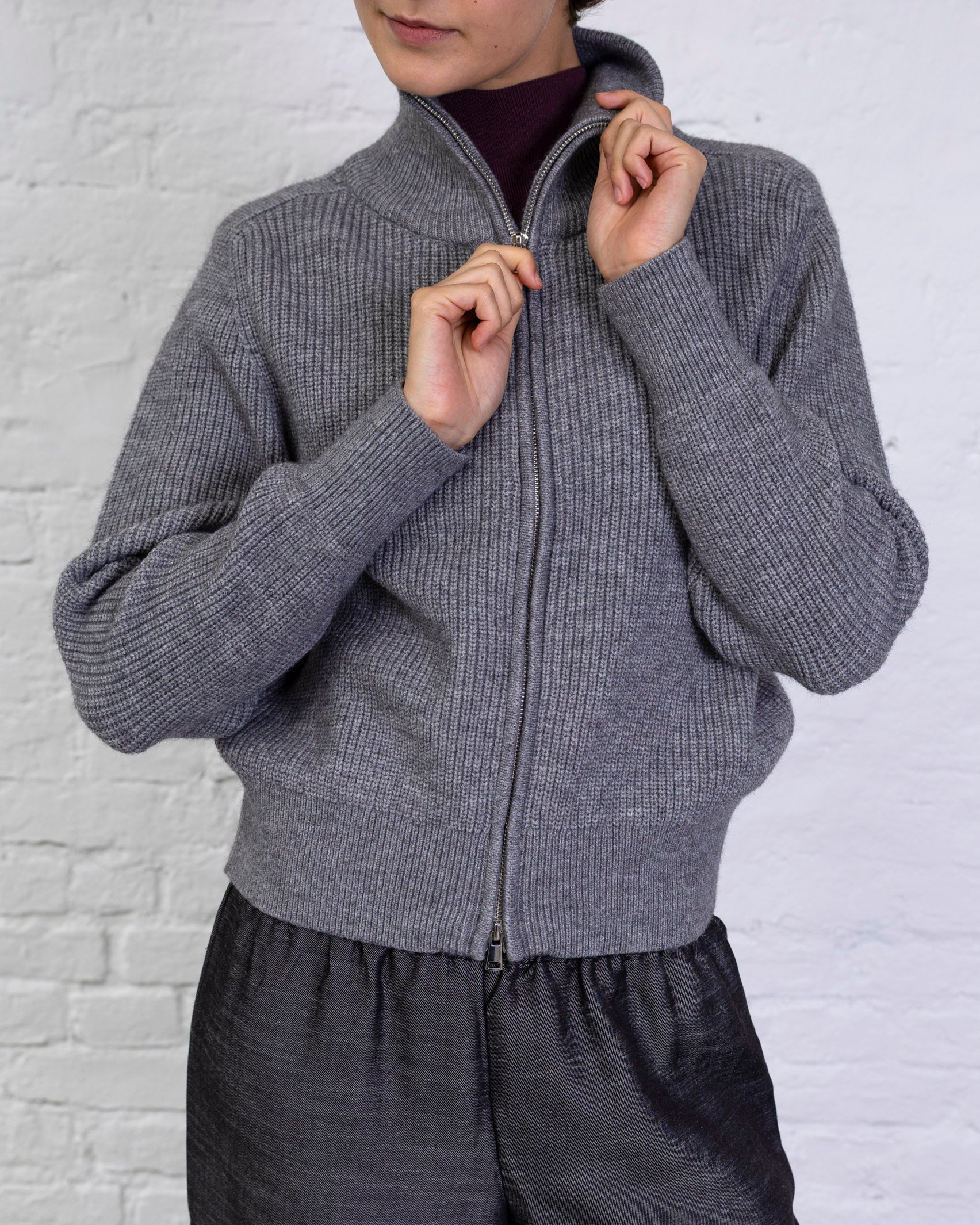Strukturierte Strickjacke mit Doppel-Reißverschluss