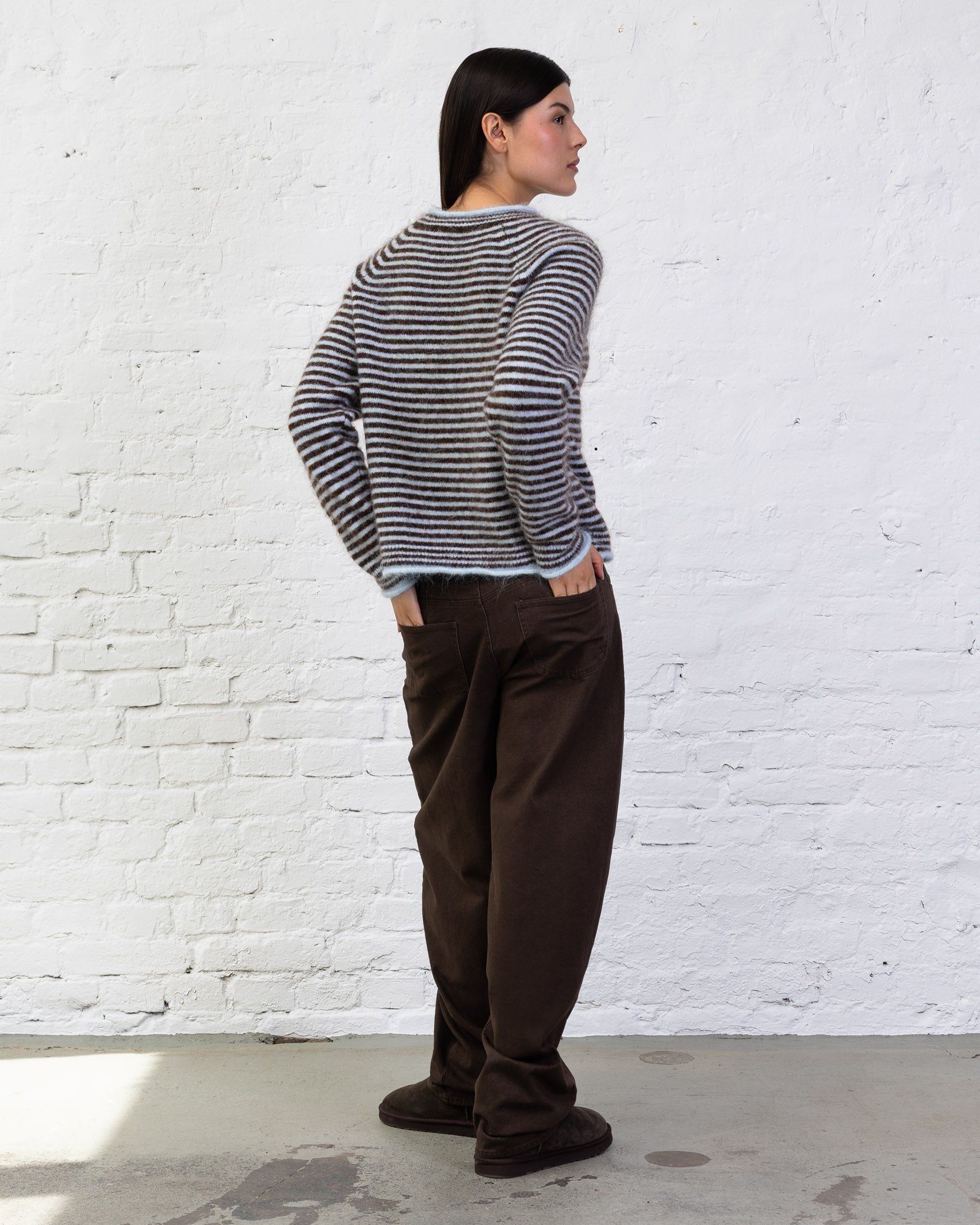 Flauschiger Pullover mit Streifen