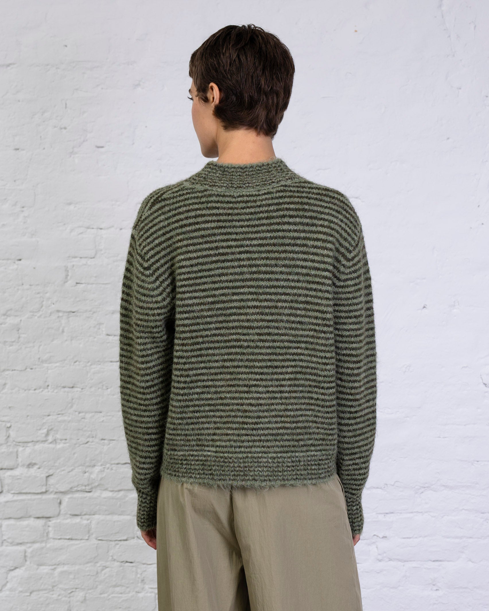 Gestreifte Strickjacke mit Schleifen-Kragen