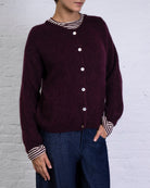 Weiche einfarbige Strickjacke