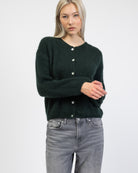 Weiche einfarbige Strickjacke