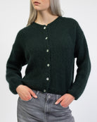 Weiche einfarbige Strickjacke