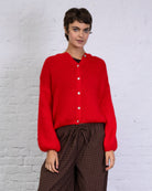 Weiche einfarbige Strickjacke