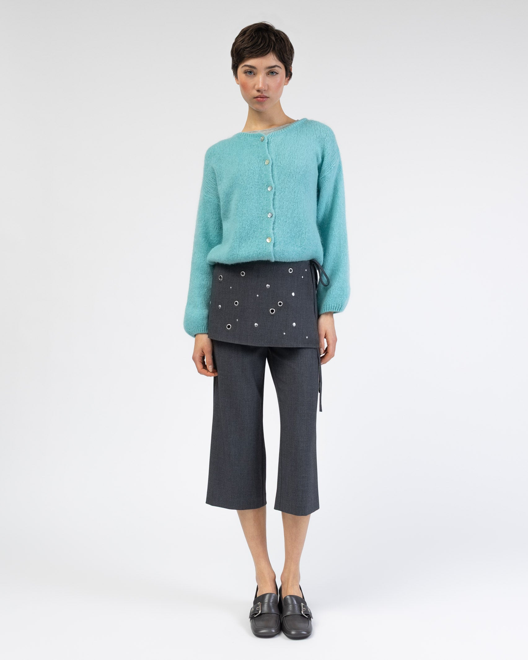 Weiche einfarbige Strickjacke