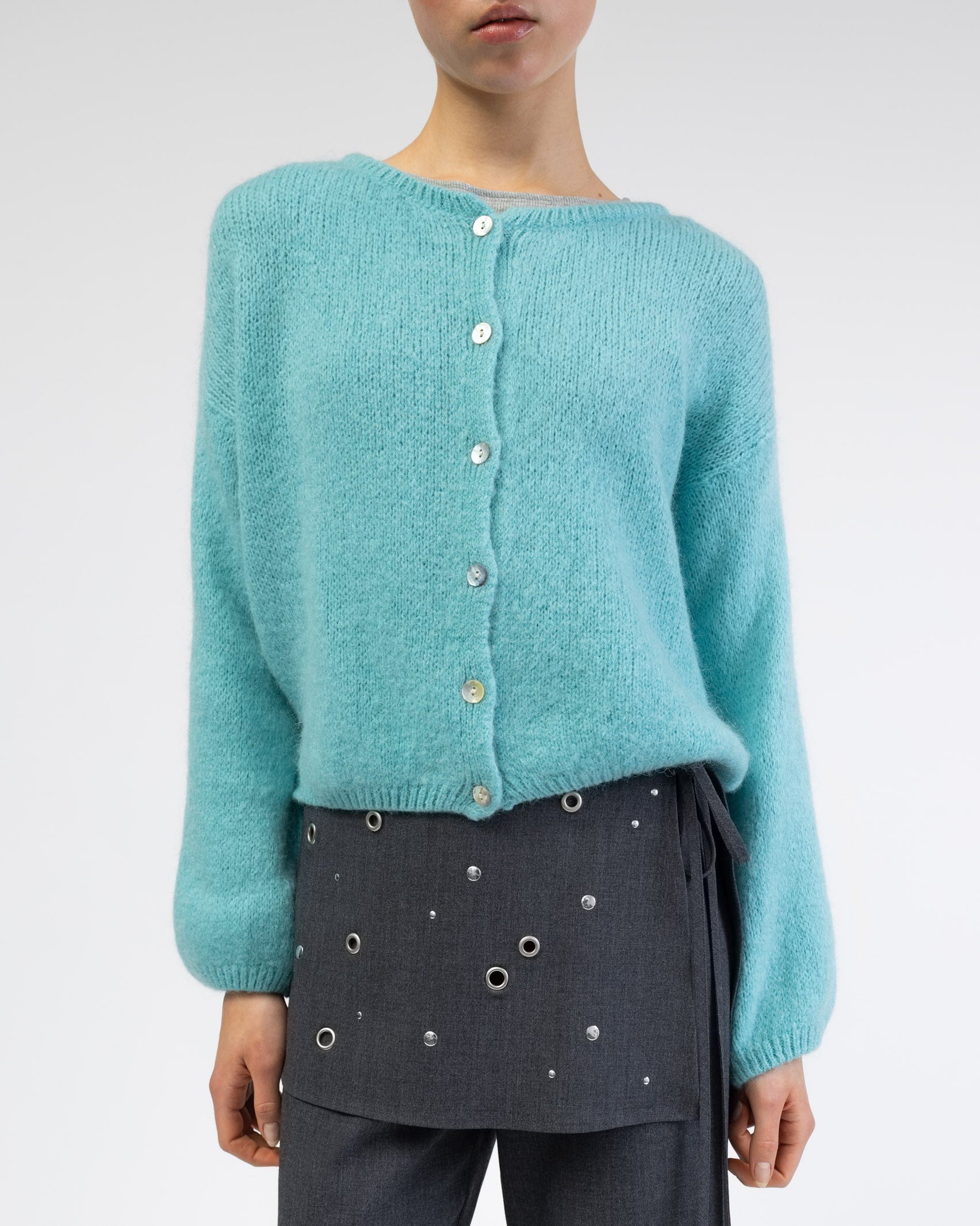 Weiche einfarbige Strickjacke