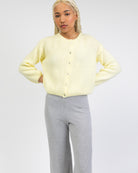 Weiche einfarbige Strickjacke