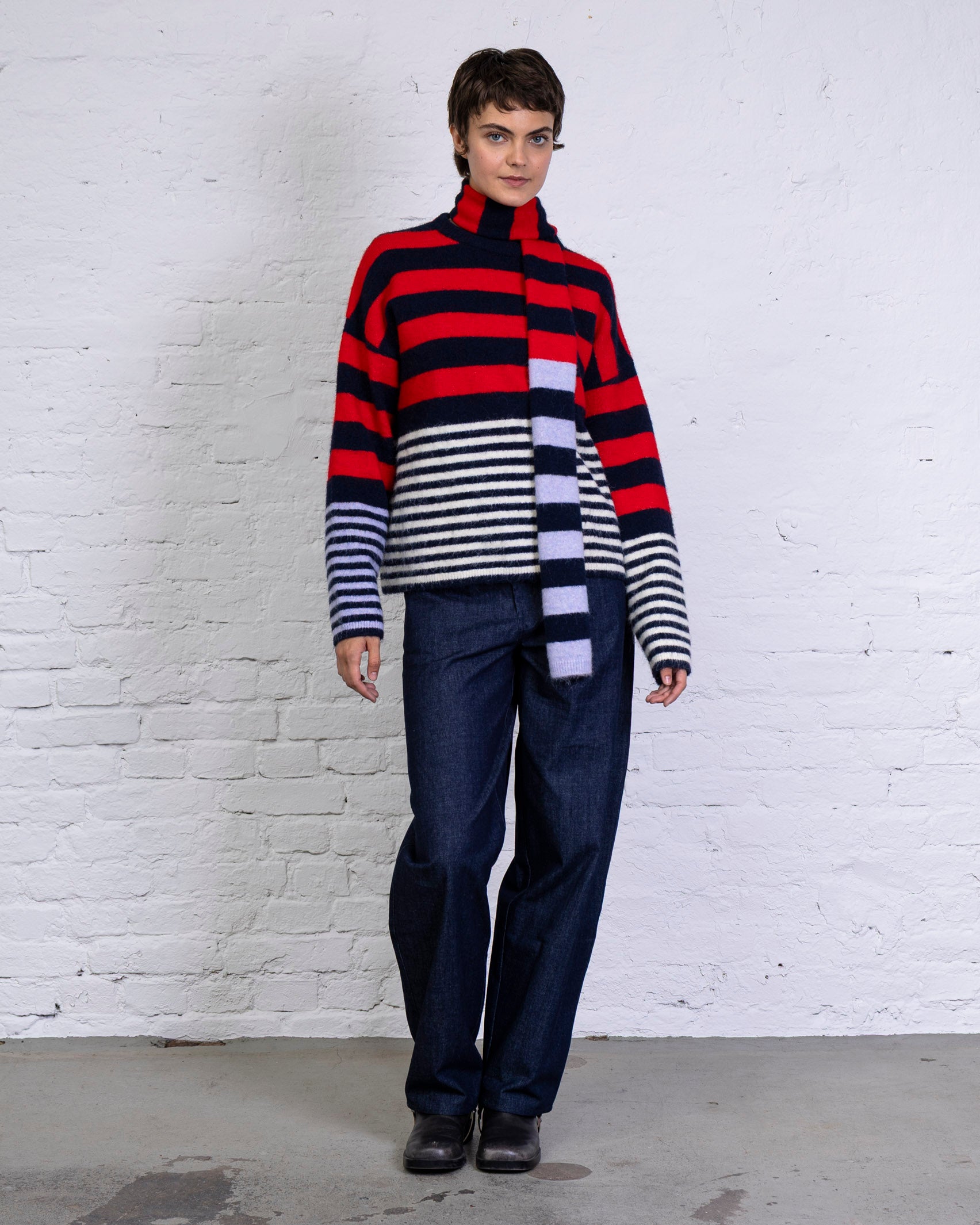 Pullover mit buntem Streifenmix