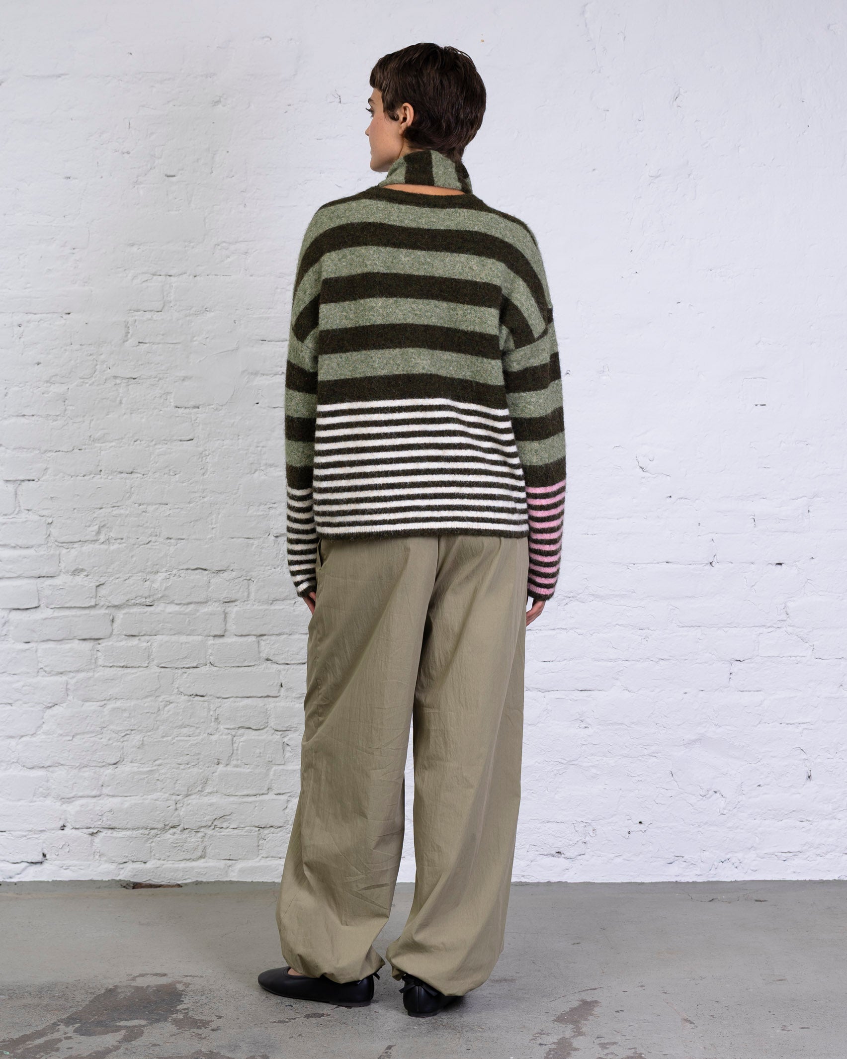 Pullover mit buntem Streifenmix
