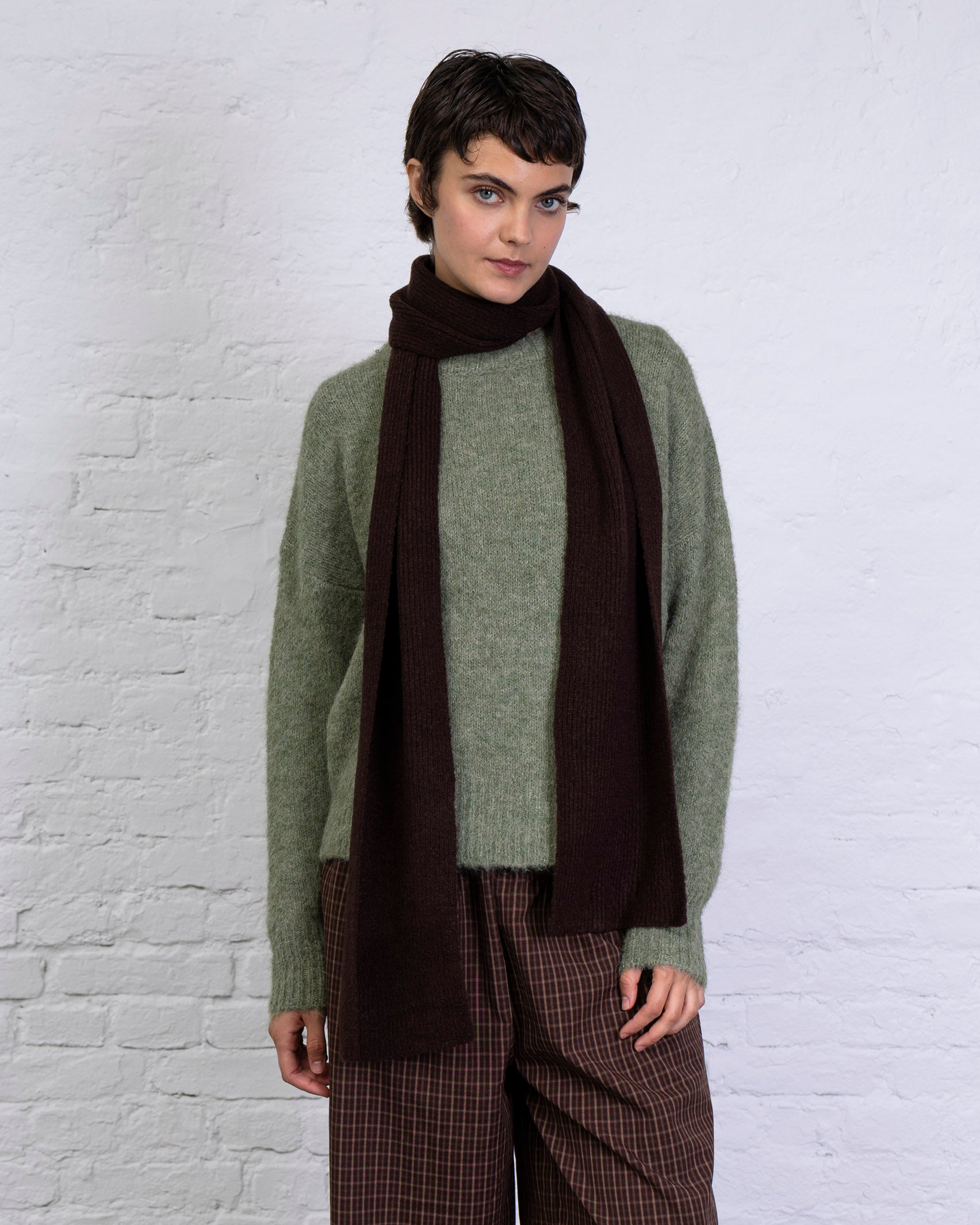 Weicher einfarbiger Pullover