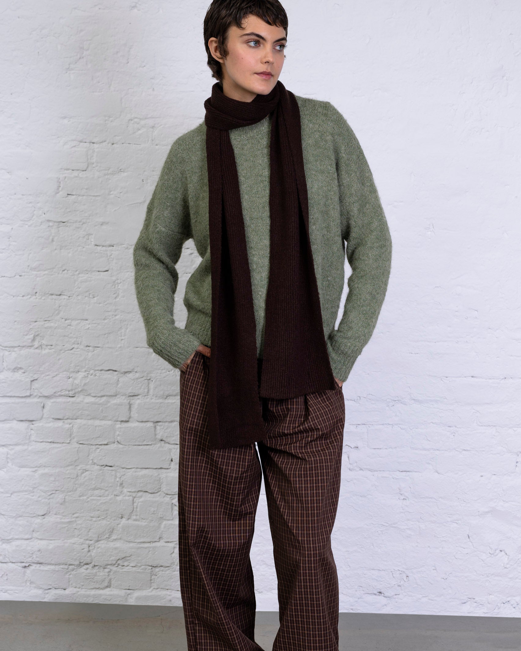 Weicher einfarbiger Pullover
