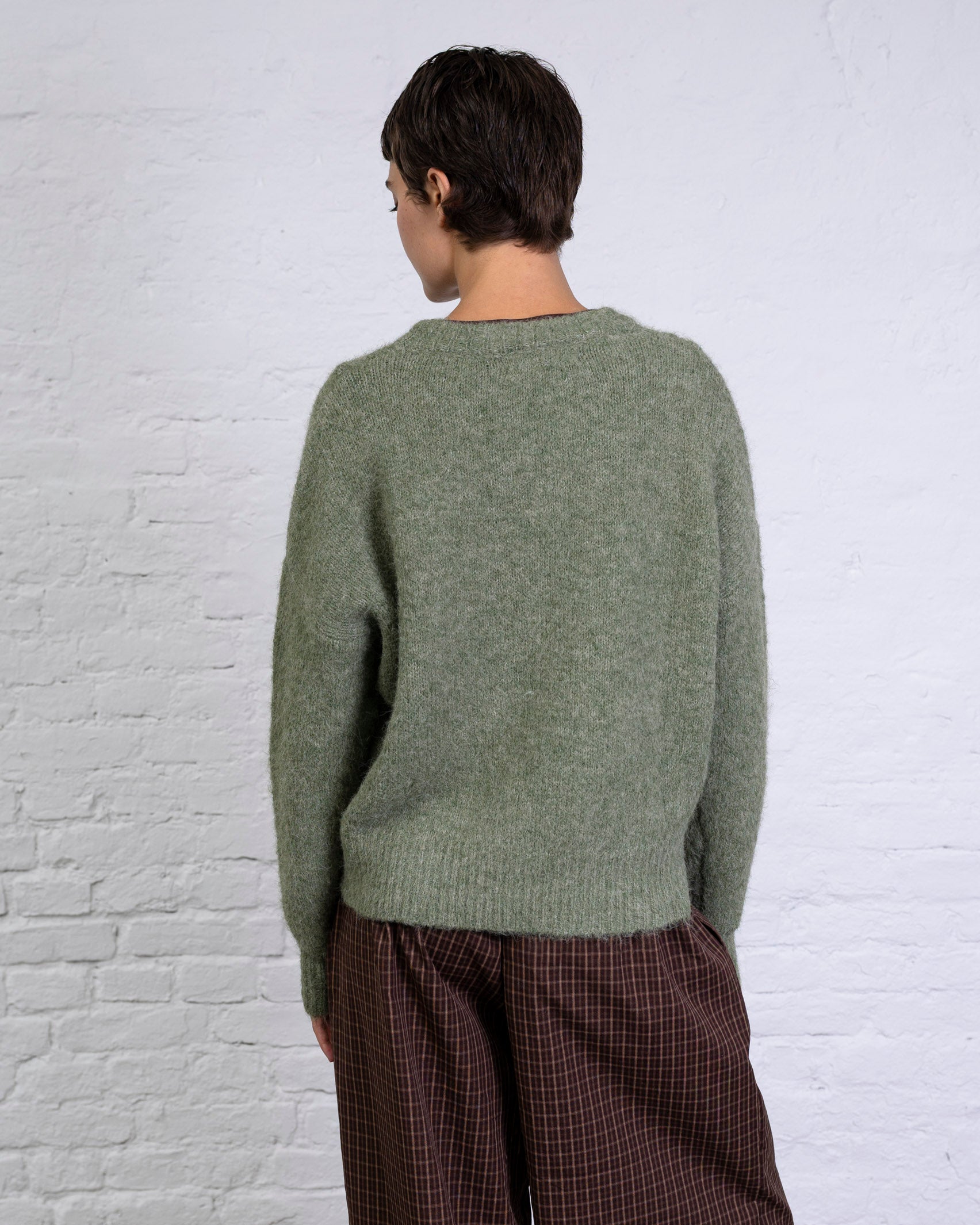 Weicher einfarbiger Pullover