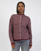 Gestreifte Strickjacke mit Stehkragen