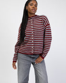 Gestreifte Strickjacke mit Stehkragen