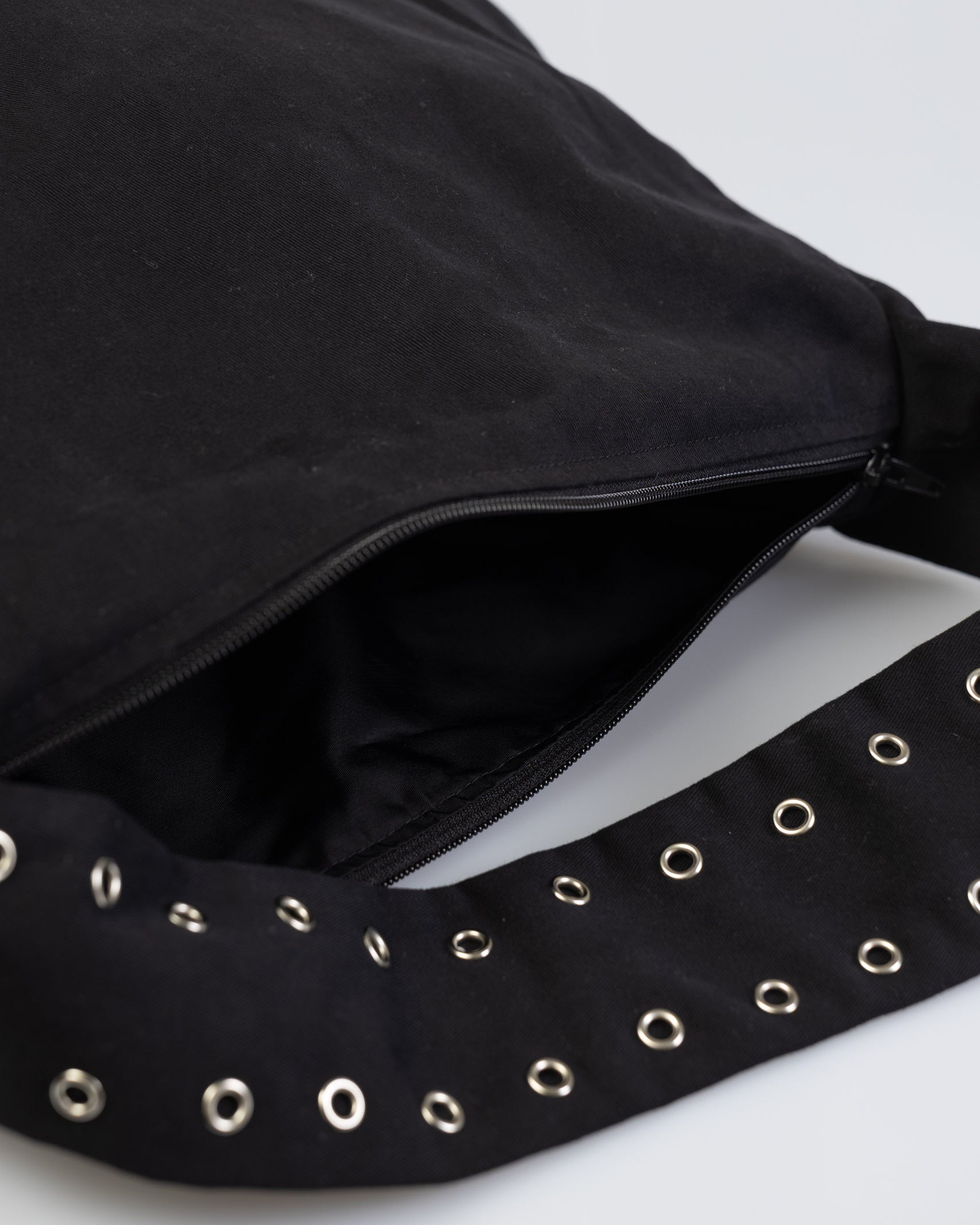 Tasche mit Ösendetails