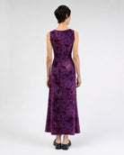 Gerafftes Kleid mit Blumenprint aus Samt