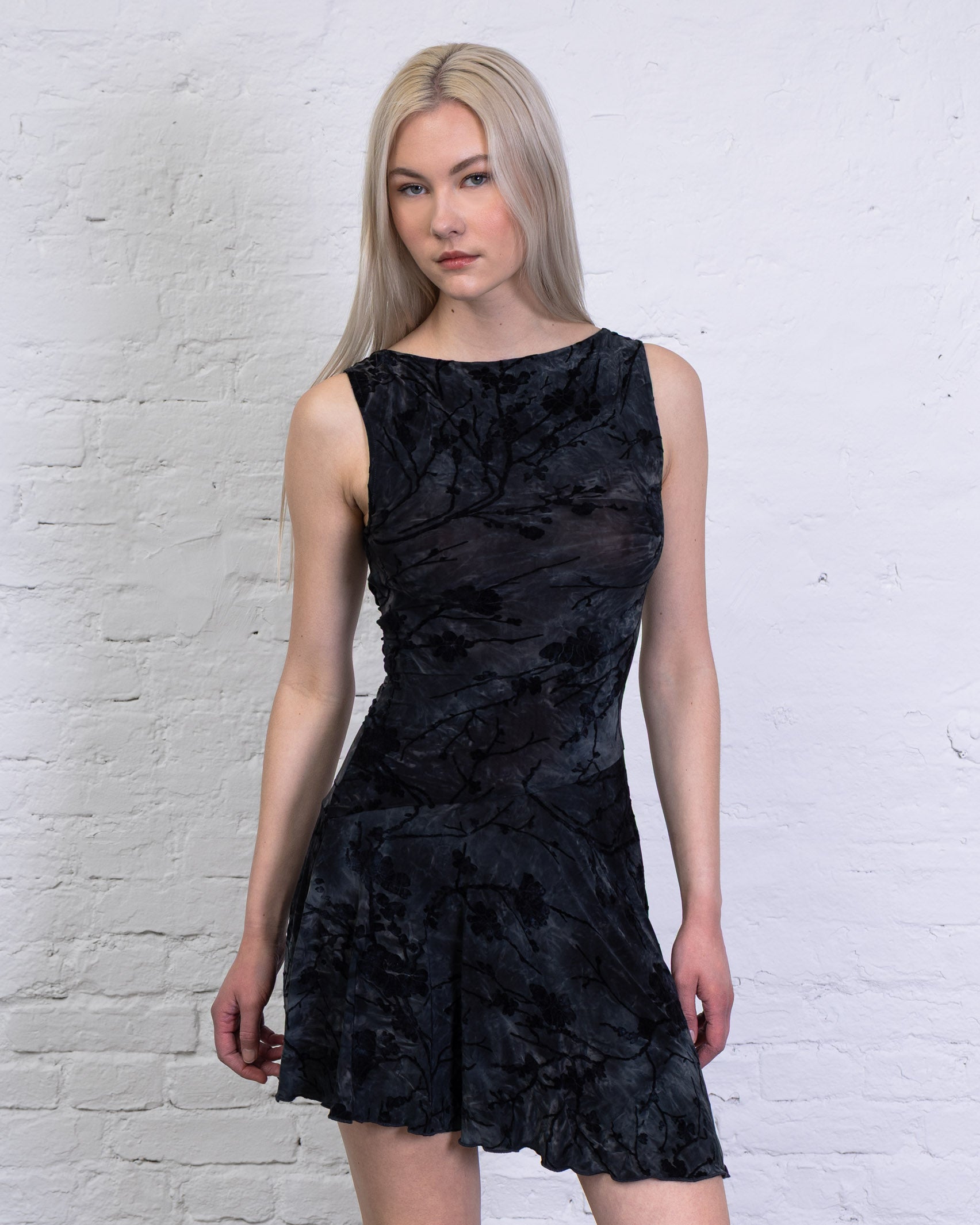 Minikleid mit Blumenprint aus Samt
