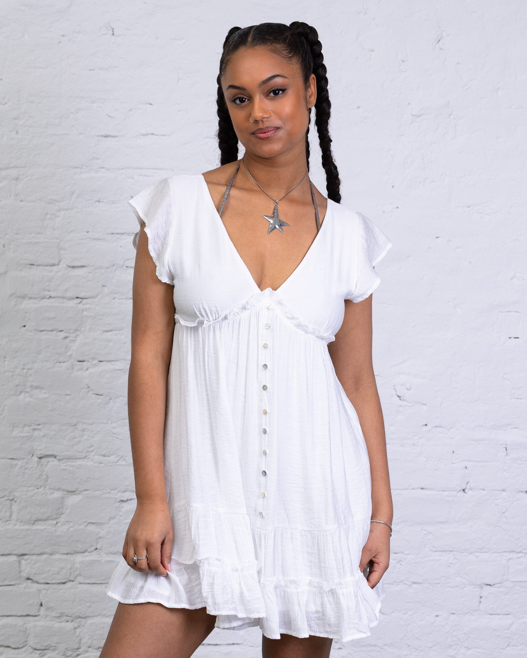 Verspieltes Minikleid mit Rüschen