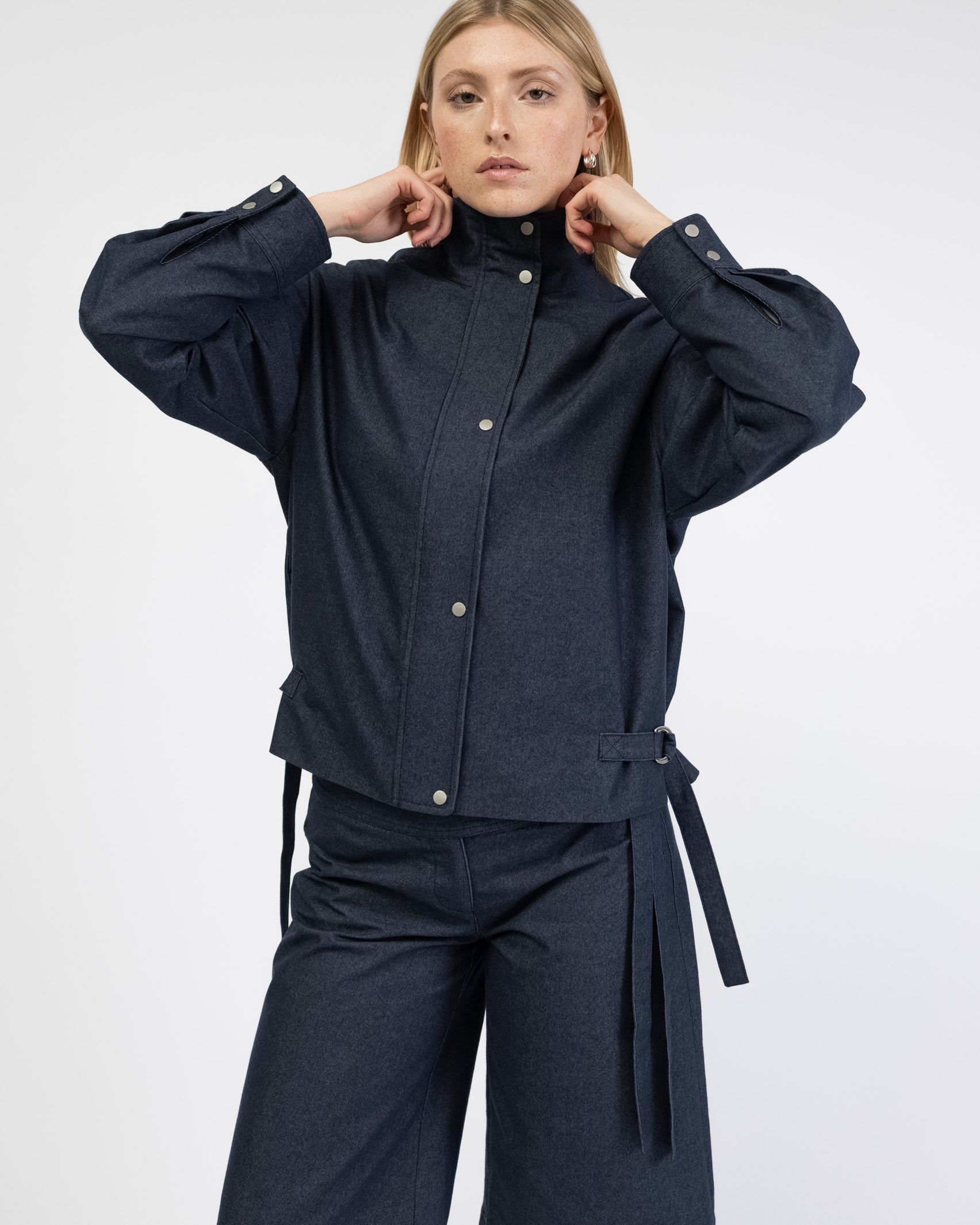 Jeans Jacke mit Schnallendetails