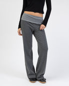 Gestreifte Hose mit gefaltetem Bund