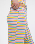 Hose in Regenbogenfarben