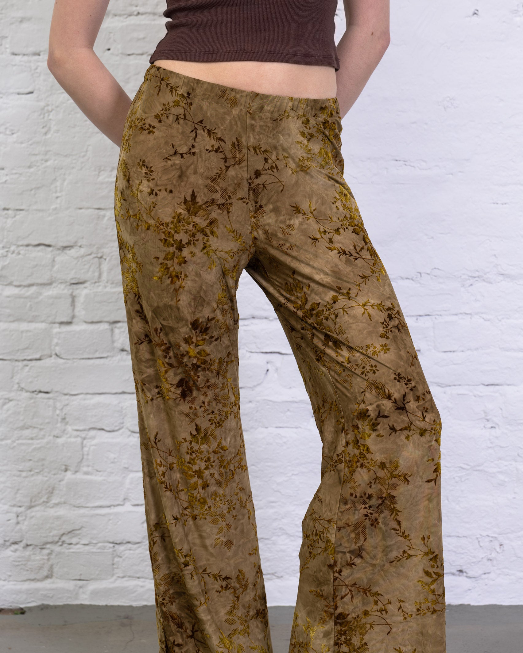 Hose mit floralem Print aus Samt