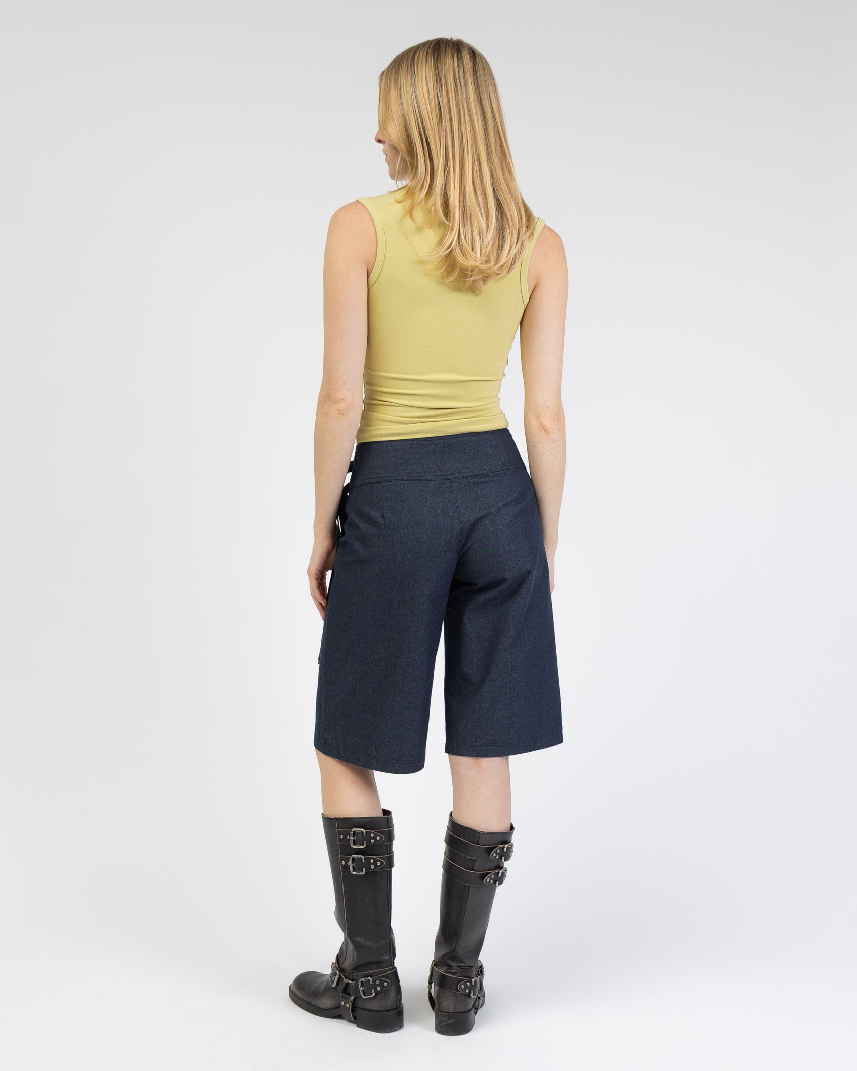Jeans Shorts mit Schnallendetails