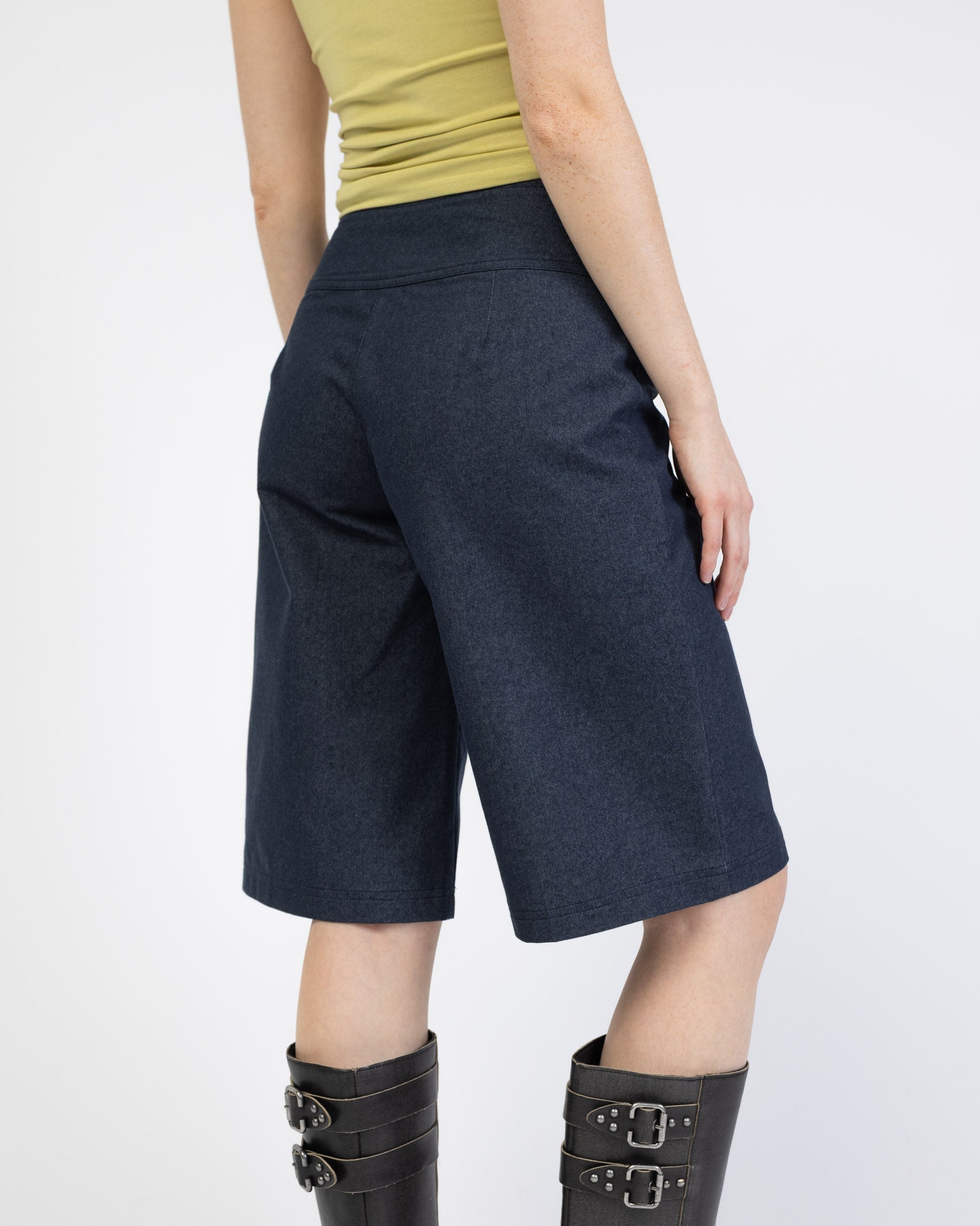 Jeans Shorts mit Schnallendetails