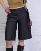 Shorts mit Schnallendetails