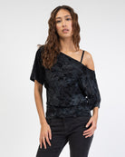 Off-Shoulder Shirt mit Blumenprint aus Samt