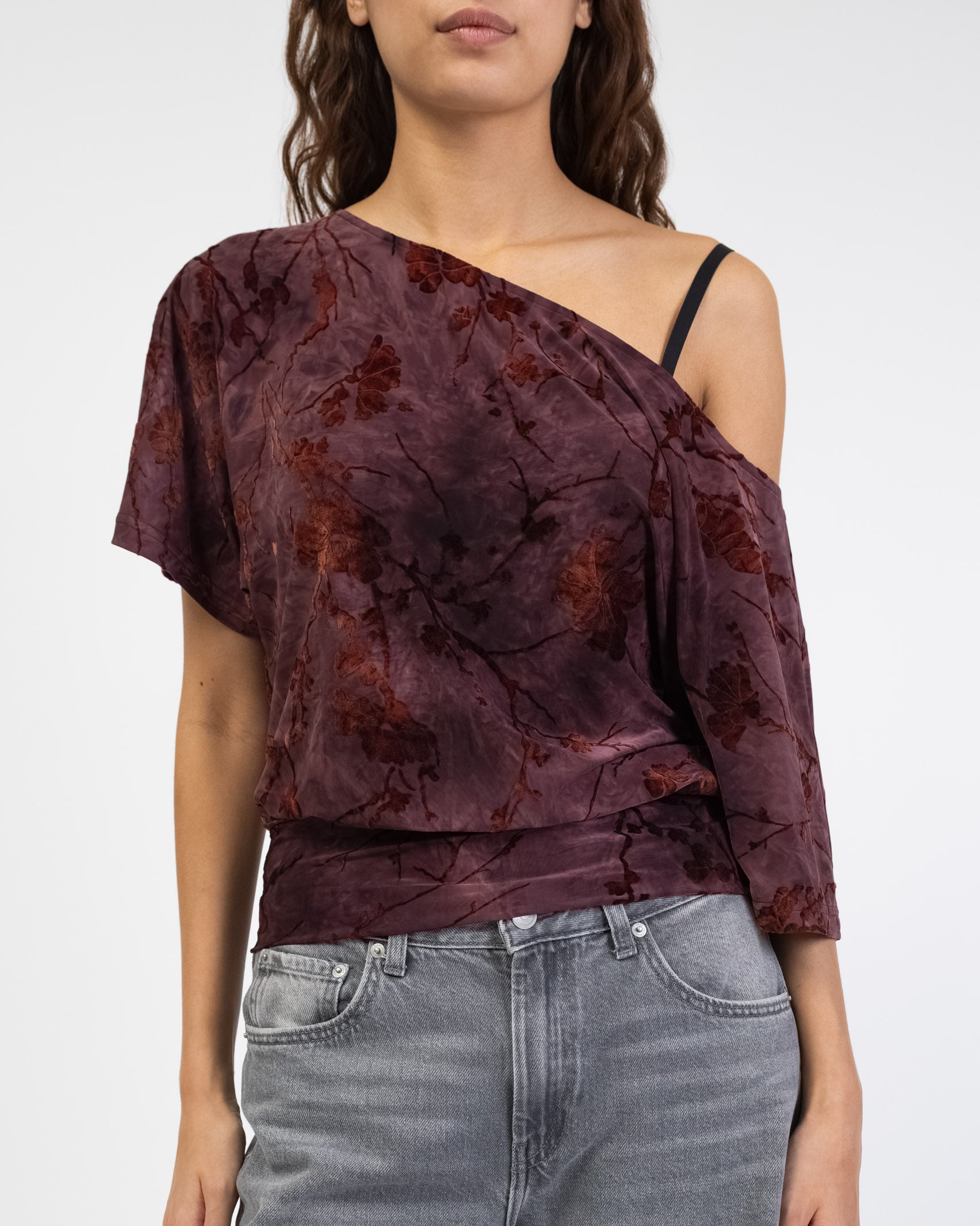 Off-Shoulder Shirt mit Blumenprint aus Samt