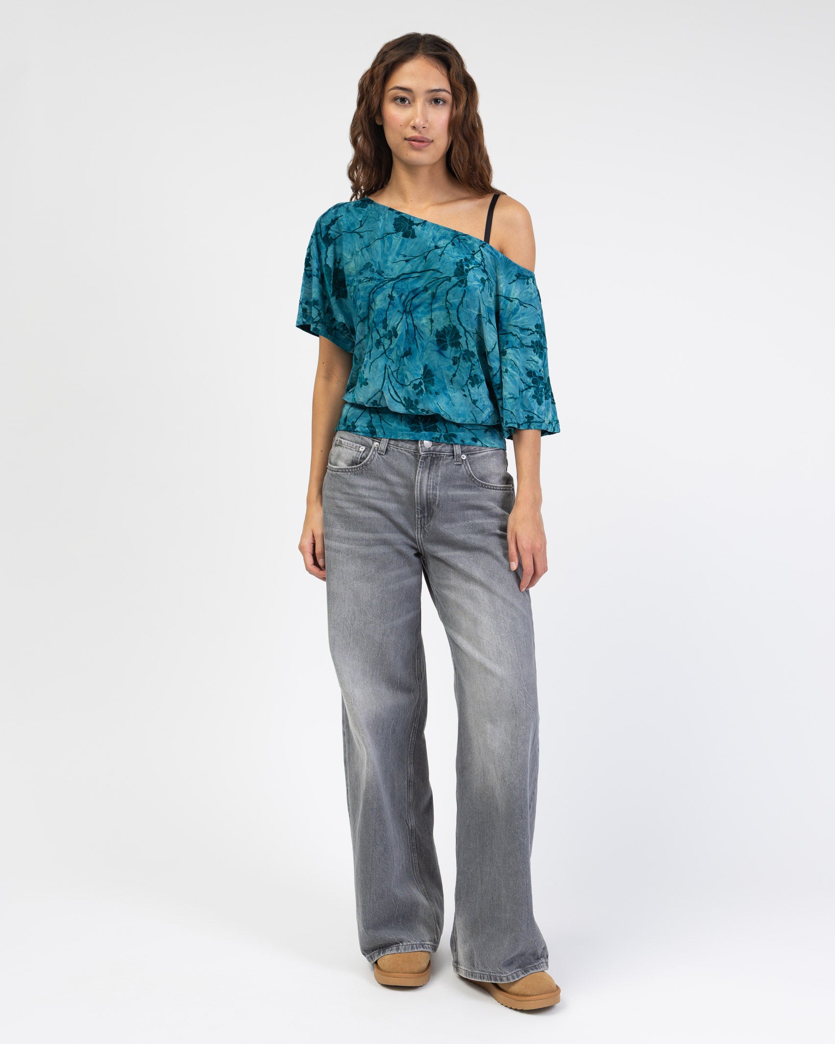 Off-Shoulder Shirt mit Blumenprint aus Samt