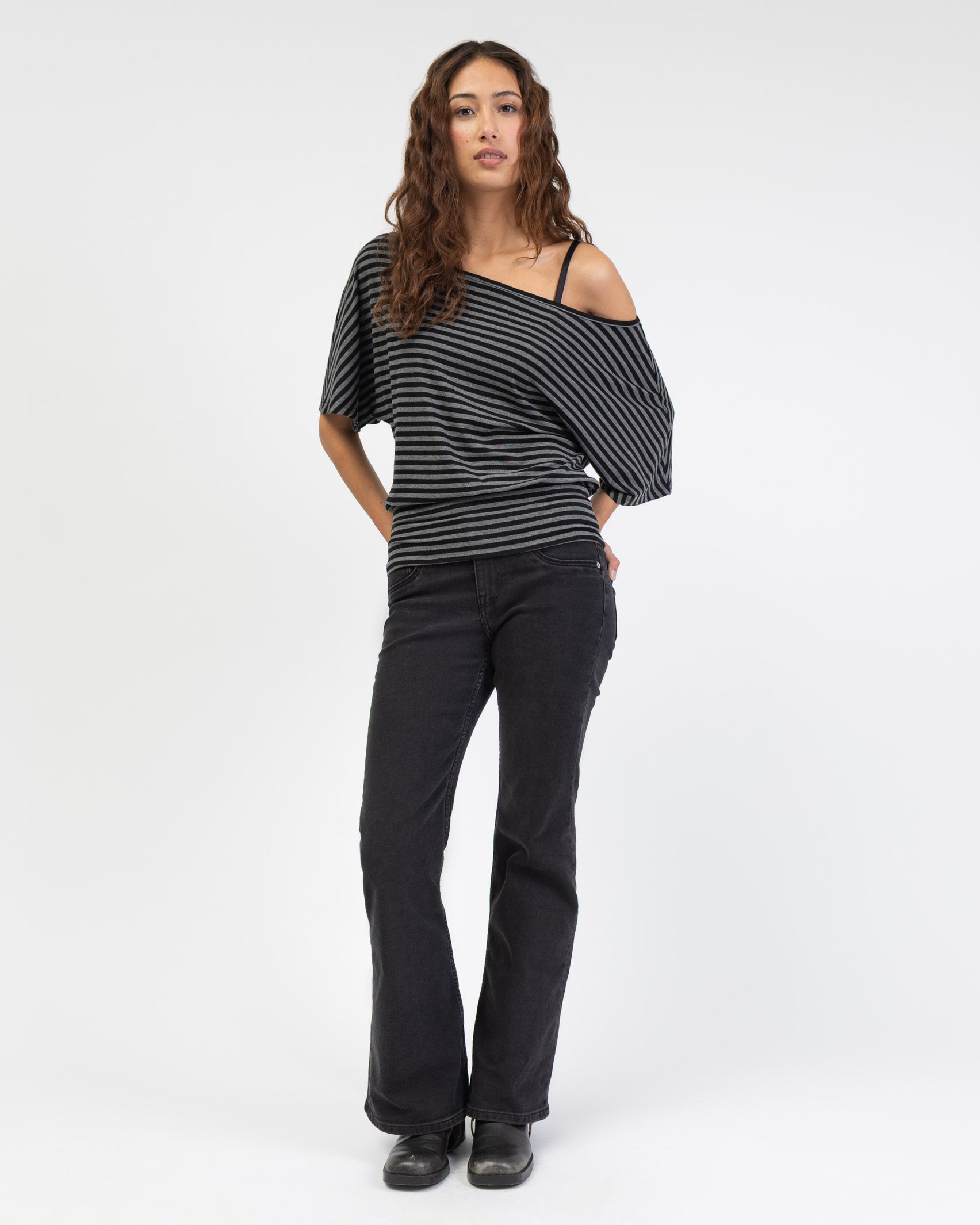 Offshoulder Shirt mit Streifen