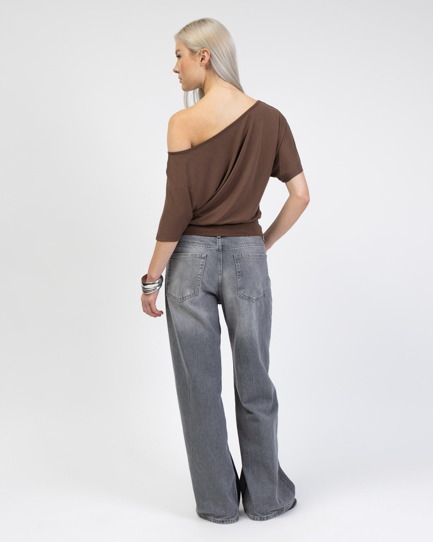 Shirt mit weitem Ausschnitt