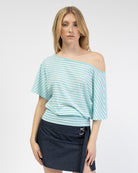 Gestreiftes Offshoulder T-Shirt