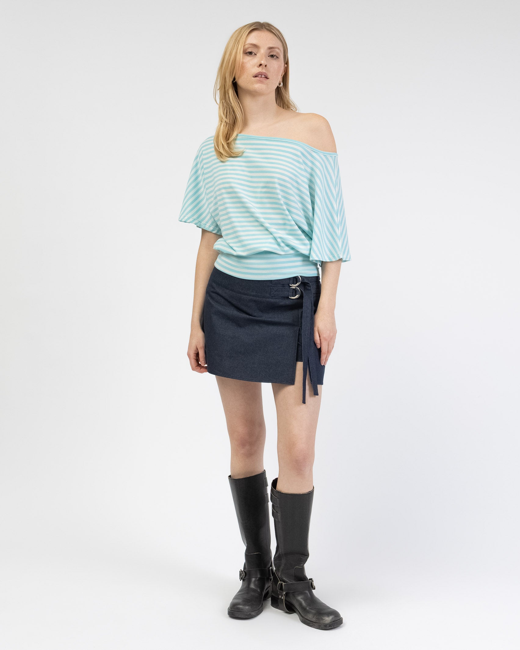 Gestreiftes Offshoulder T-Shirt