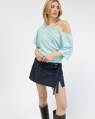Gestreiftes Offshoulder T-Shirt