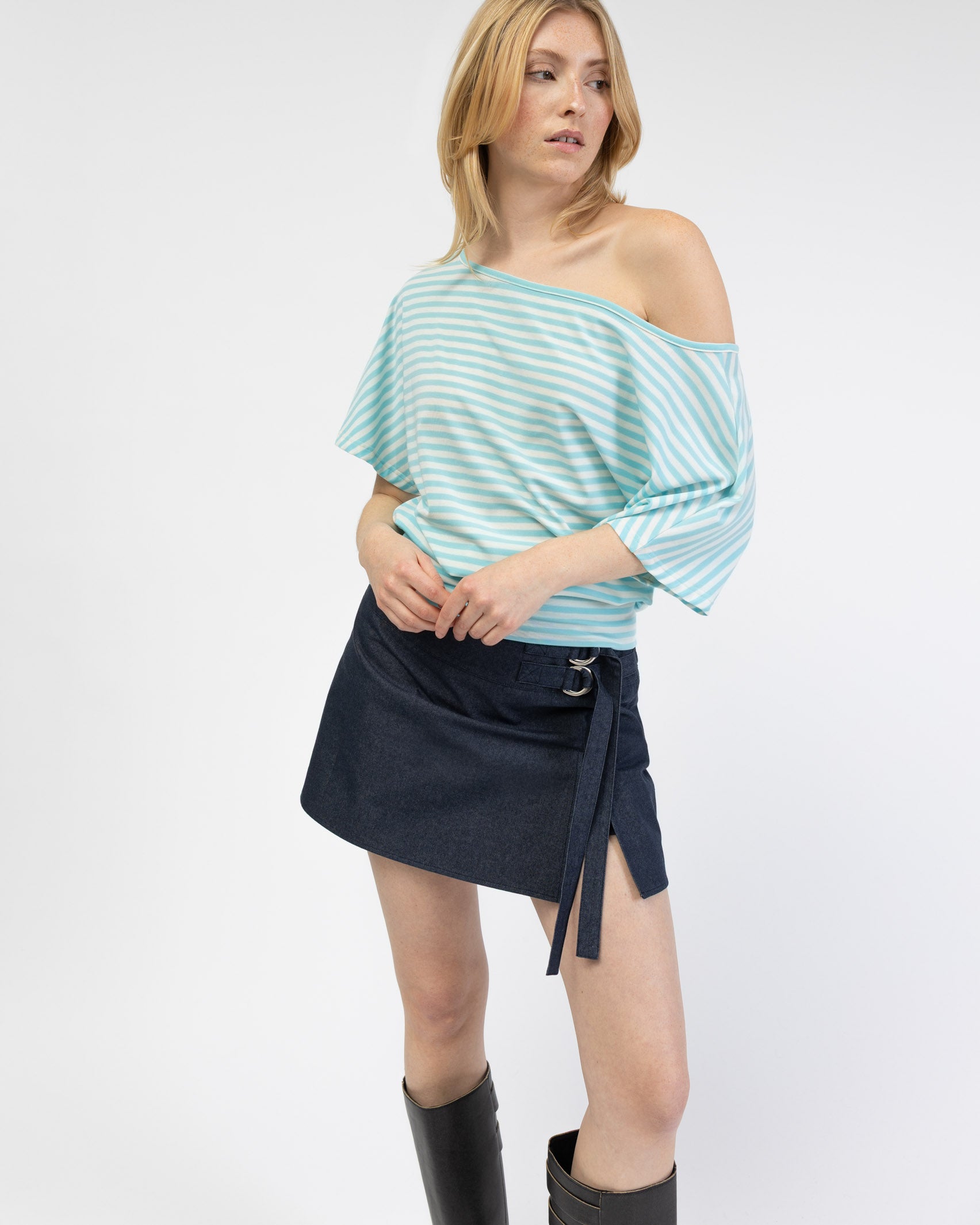 Gestreiftes Offshoulder T-Shirt