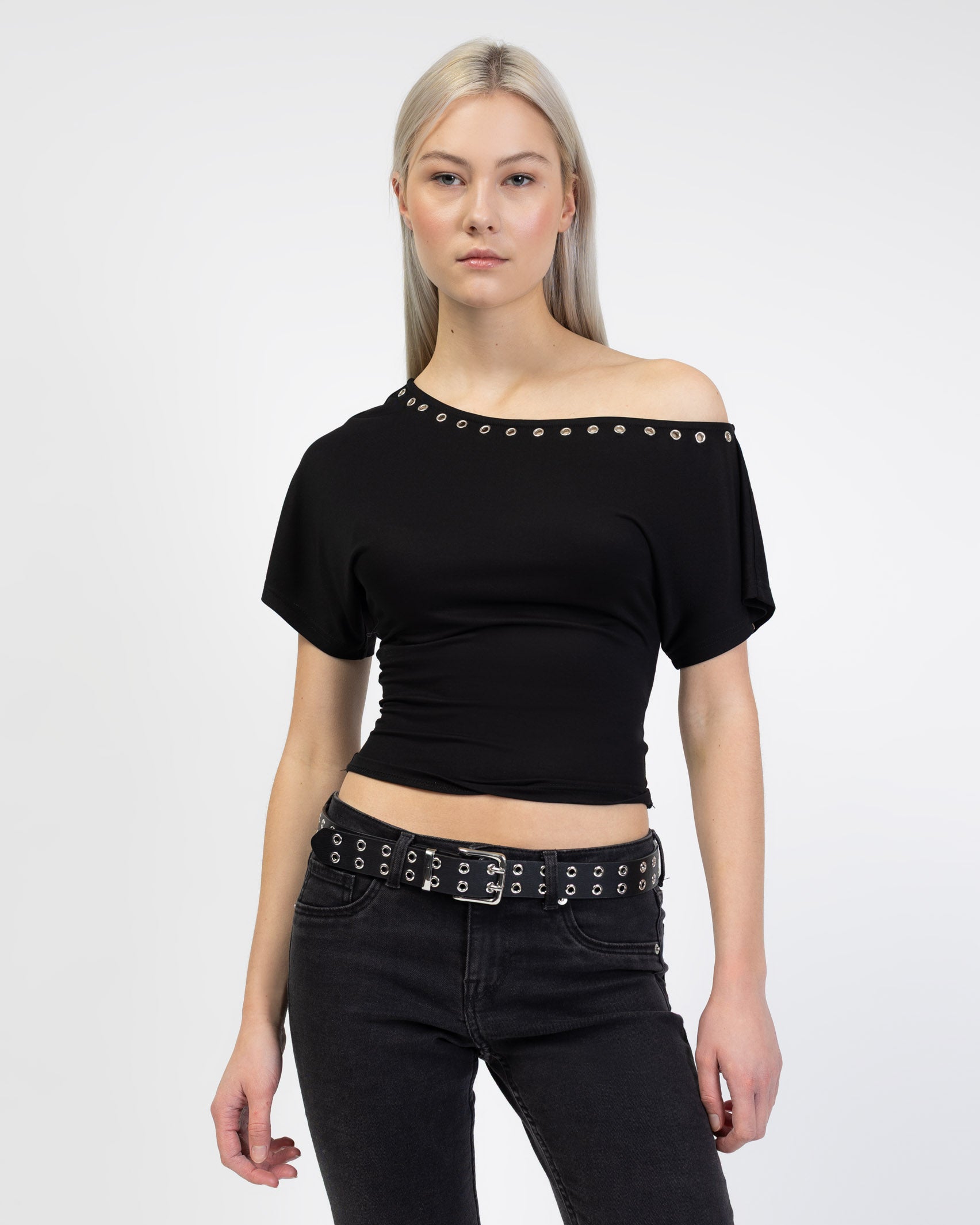 Offshoulder Shirt mit Ösen