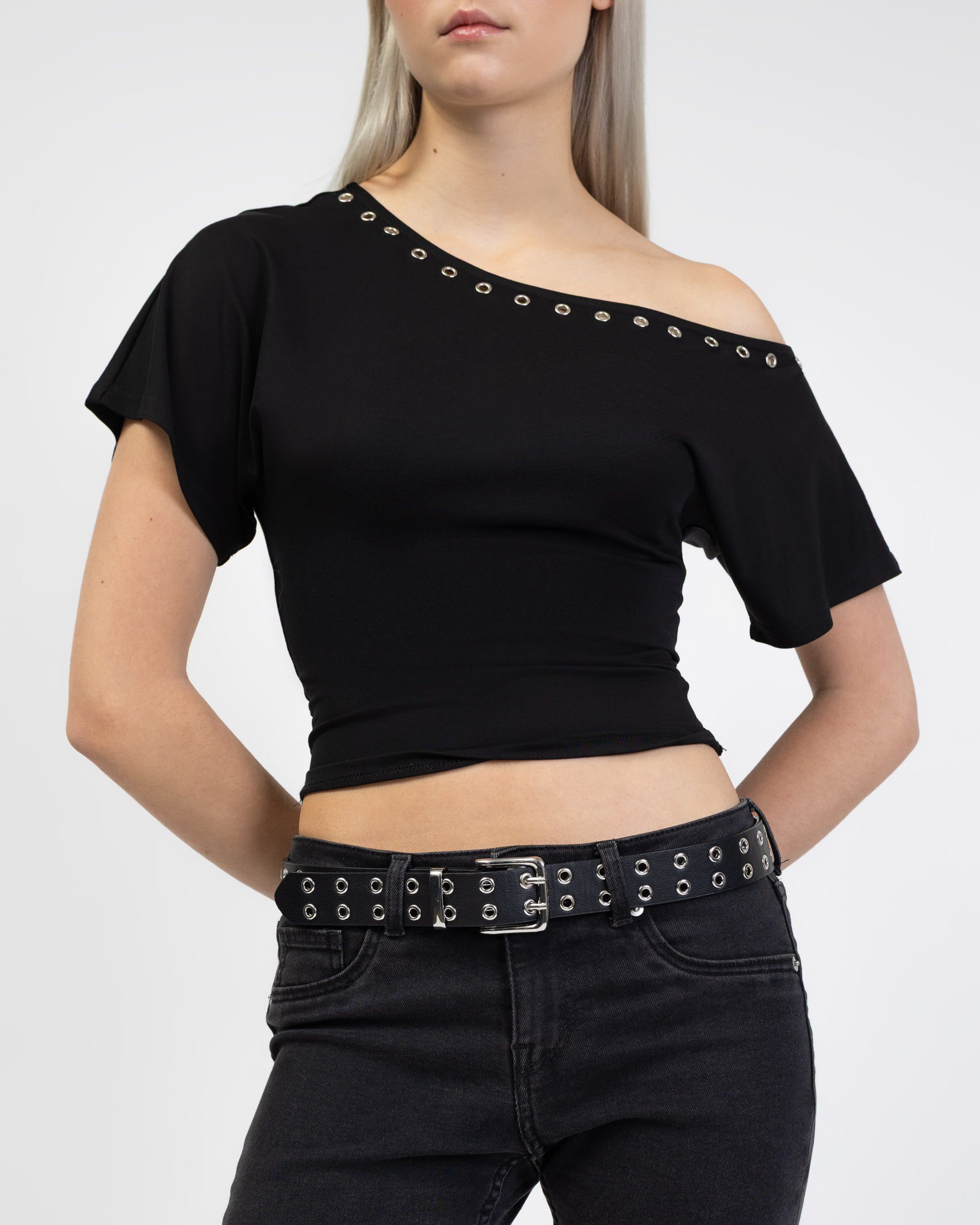 Offshoulder Shirt mit Ösen