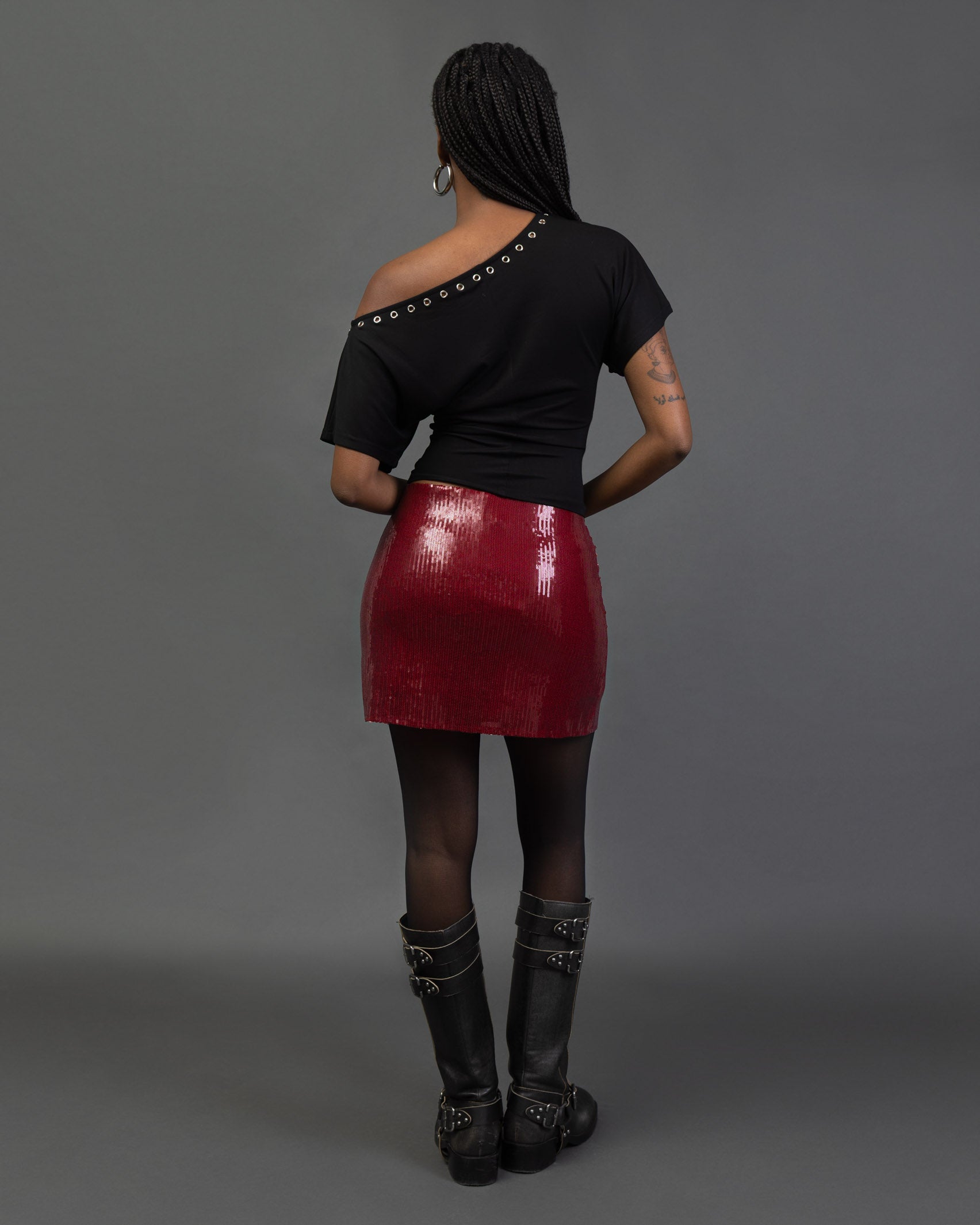 Offshoulder Shirt mit Ösen