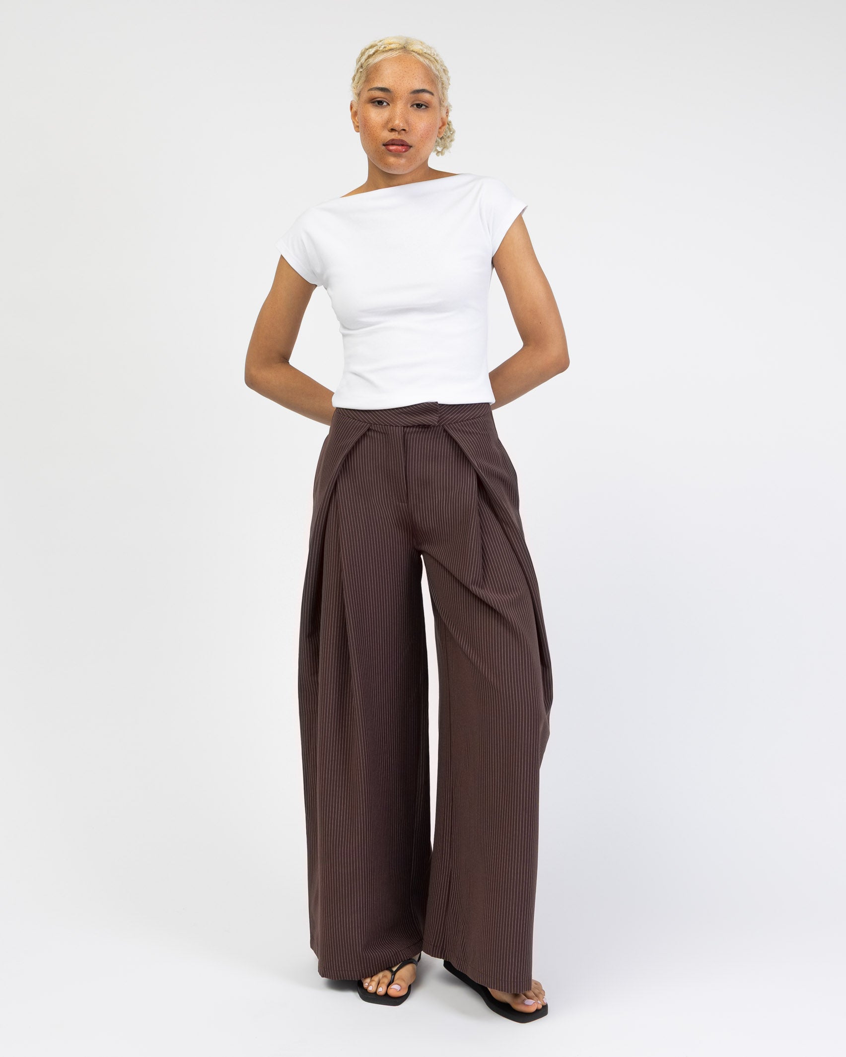 Basic Shirt mit hohem Ausschnitt