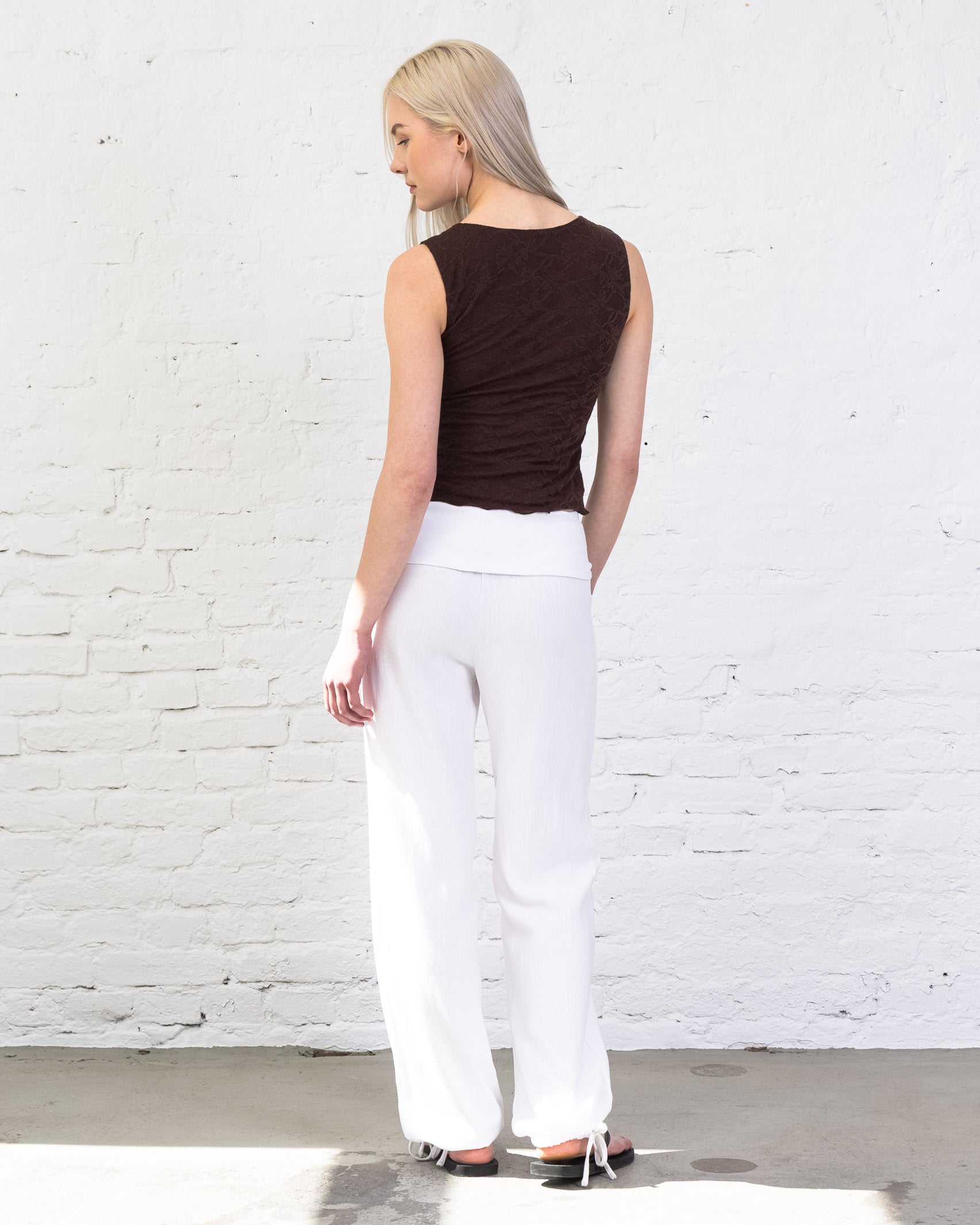 Spitzen Top mit V-Neck