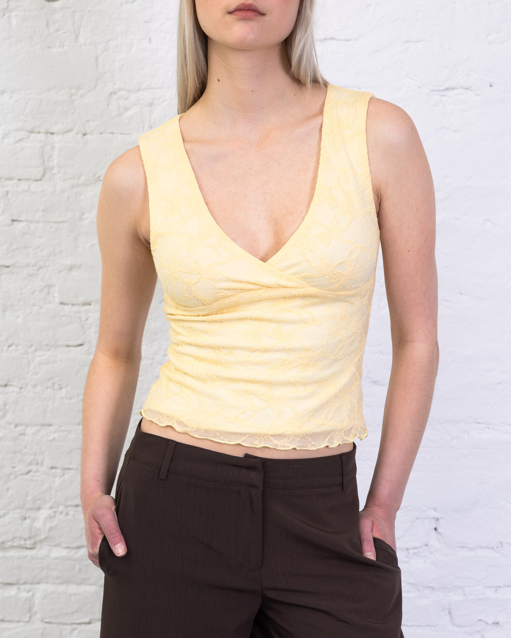 Spitzen Top mit V-Neck