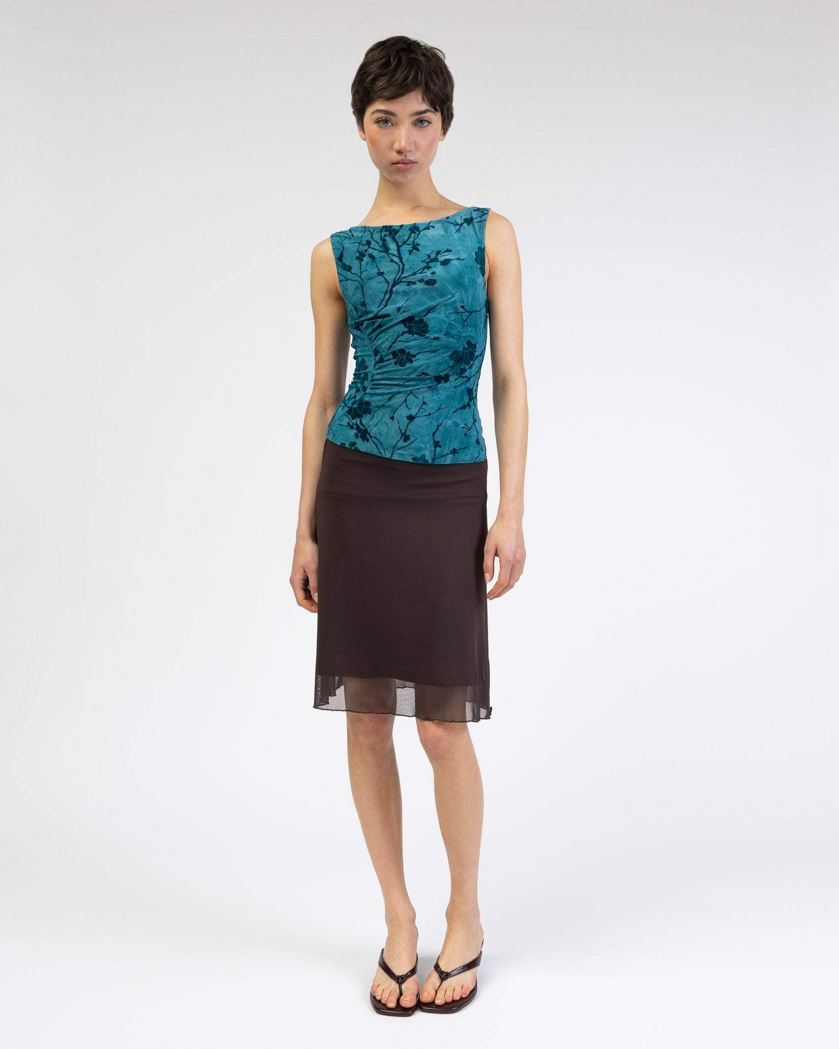 Boatneck Top mit Blumenprint aus Samt